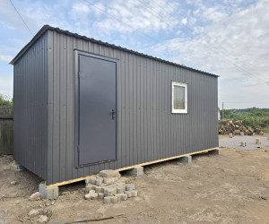 Побутівка (дачна) 6х2,4 м на дерев'яному каркасі