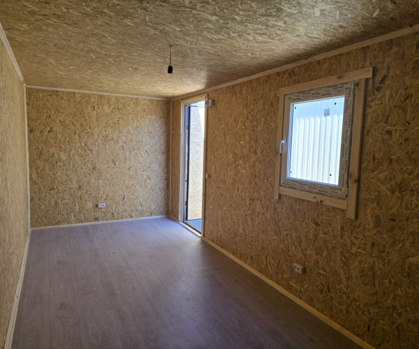 Побутівка (дачна) 6х2,4 м на дерев'яному каркасі